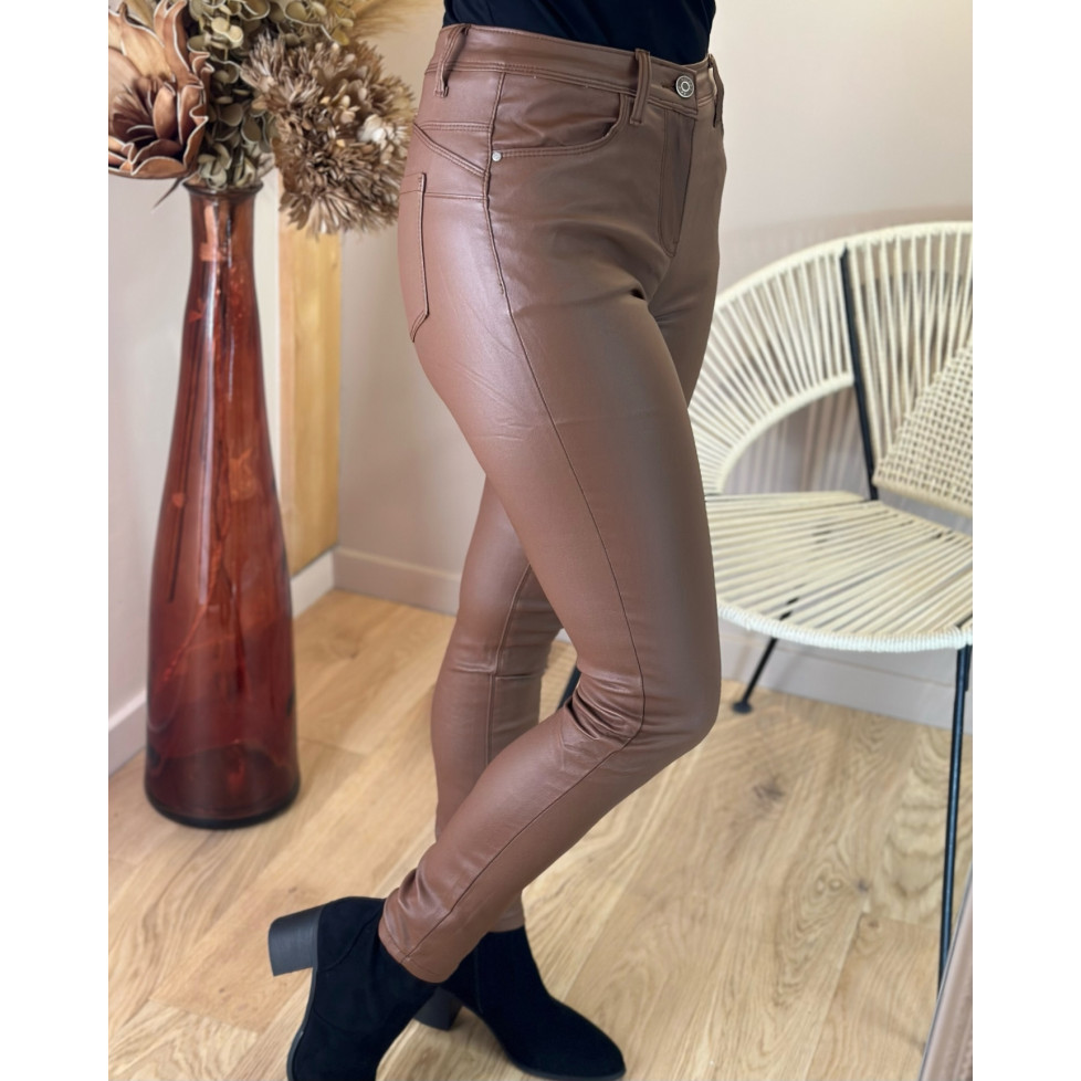 Pantalon enduit marron femme sale